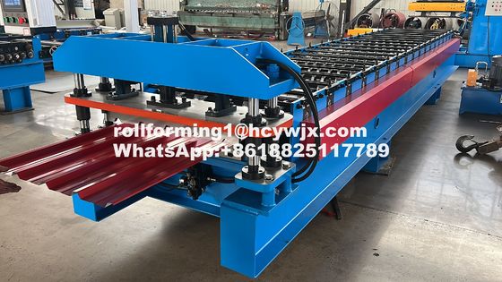Kualitas  914mm Coil Width G550 Roofing Sheet Roll Forming Machine Plc Control pabrik