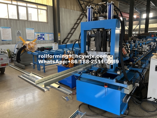 Galvanized Steel Chain Drive Otomatis CZ Purlin Roll Forming Machine 14-18 Stasiun 1.2-1.8mm