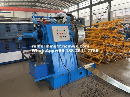 Galvanized Steel Chain Drive Otomatis CZ Purlin Roll Forming Machine 14-18 Stasiun 1.2-1.8mm