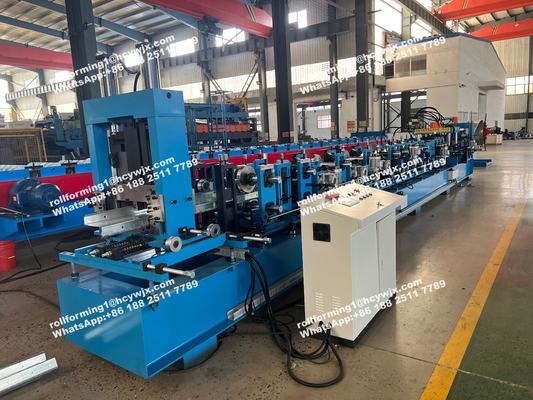 Steel CZ Purlins Roll Forming Machine yang dikendalikan oleh PLC