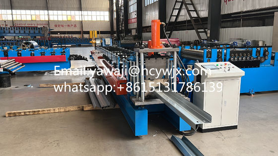 7.5KW Chain Drive Disesuaikan Otomatis CZ Purlin Mesin Produksi