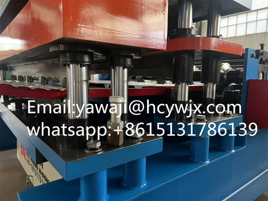 Metal Roof Roll Forming Machine Untuk Produksi Kecepatan 15m/min 70mm Diameter poros