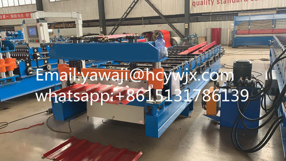 Chain Drive Long Span Color Roof Roll Forming Machine Dengan Tegangan 380v 50Hz 3 Fase